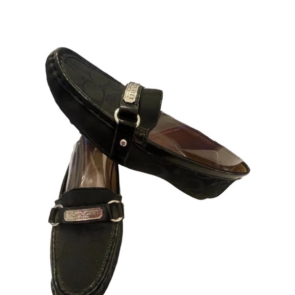 Coach Felicia women’s black flat signature jacquard loafers with silver ID logo. - Picture 4 of 9